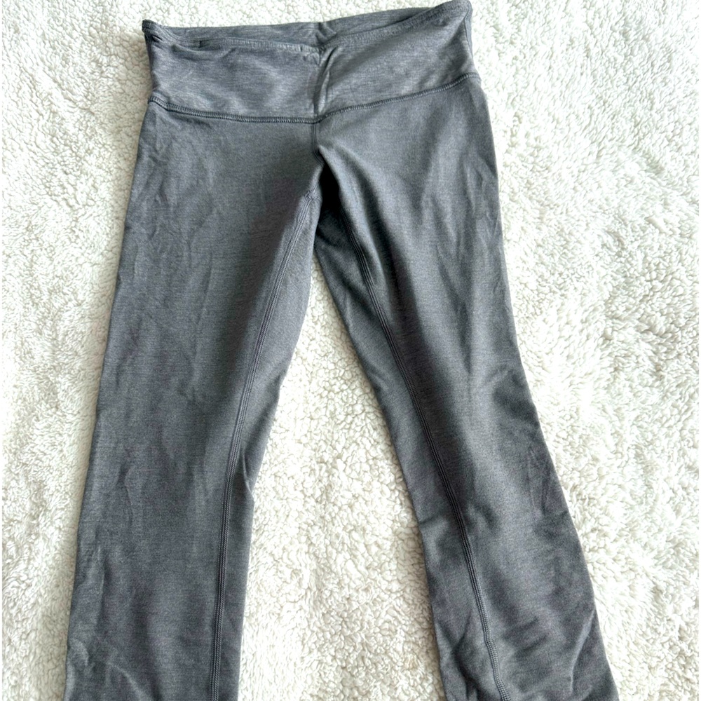 . - Lululemons - grey - no pockets- size 6
